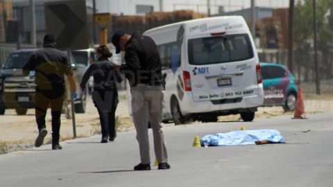 Mujer muere atropellada tras intentar cruzar por boulevard