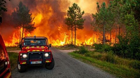 Incendios forestales afectan a Francia y España mientras olas de calor arrasan