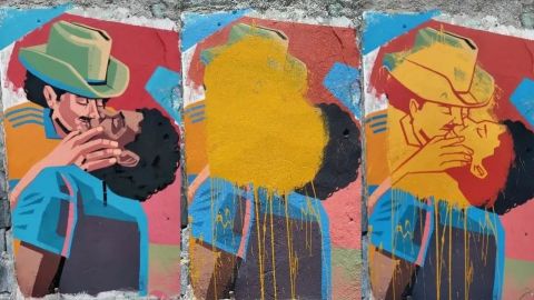 VIRAL: Artista pinta mural de dos hombres besándose y lo vandalizan