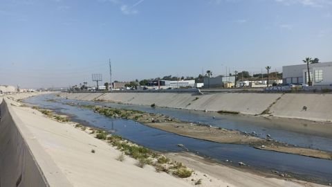 Encuentran cuerpo en una compuerta de la canalización del Río Tijuana
