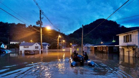 Se eleva a 25 la cifra de muertos por las inundaciones en Kentucky, EU
