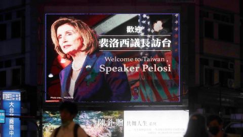 Pelosi, presidenta de la Cámara de Representantes de EUA, aterriza en Taiwan