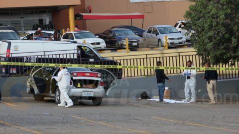Dejaron a 'encajuelado' en estacionamiento de Delegación de Tijuana