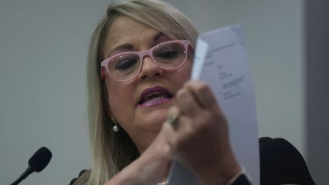 Detienen a exgobernadora de Puerto Rico por acusaciones de soborno