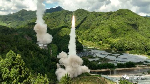 China dispara misiles cerca de Taiwán tras la visita de Nancy Pelosi