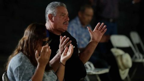 Familiares realizan misa por mineros atrapados en Coahuila; piden un milagro