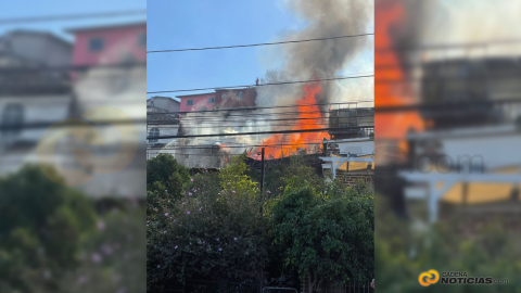 Fuego consume vivienda en colonia El Rubí en Tijuana