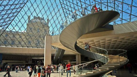 229 años del Museo Louvre, el más grande del mundo