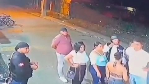 Video: Por error, ladrón le dispara a cómplice y la novia de éste le llora