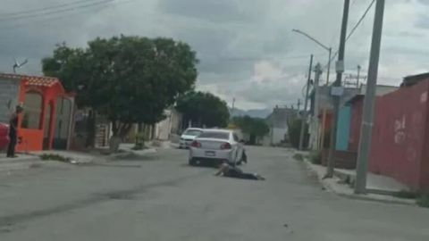 Taxistas justicieros entregan a sujeto que atropelló a mujer y se dio a la fuga