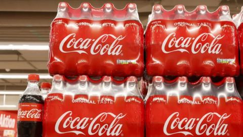 Tiendas alertan de alzas en precios de la leche y productos Coca-Cola