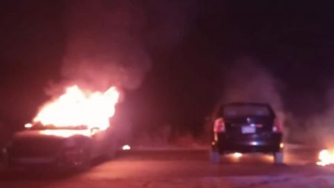 Queman cuatro vehículos en Ensenada la noche de Lunes