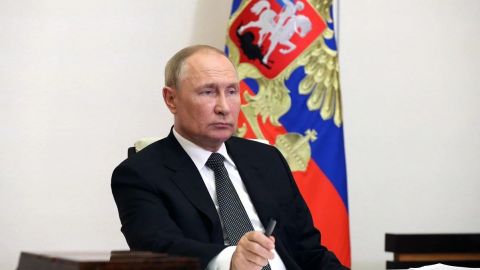 Putin acusa a EU de ''buscar prolongar'' conflicto entre Rusia y Ucrania