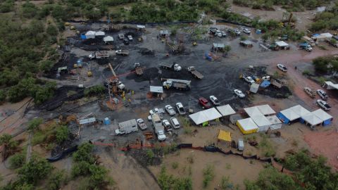 México recurre a empresas extranjeras en el rescate de los 10 mineros atrapados