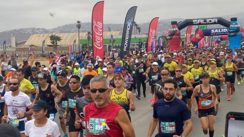 Arrancó el XIX Medio Maratón Internacional de Ensenada