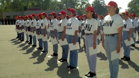 Siempre no:Morena retira iniciativa de servicio militar obligatorio para mujeres