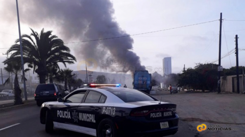 Incendio de camión recolector de basura en Ensenada, fue por fallas mecánicas