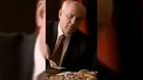 Mijaíl Gorbachov, el líder de la URSS que protagonizó un comercial de Pizza Hut