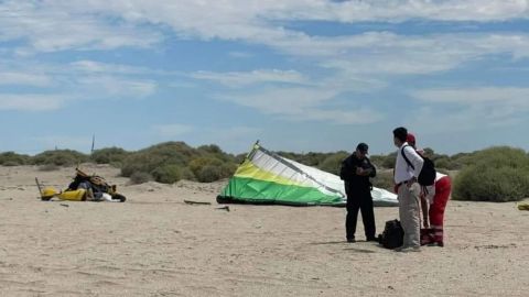 Mueren piloto y turista al desplomarse aeroplano ultraligero en Puerto Peñasco