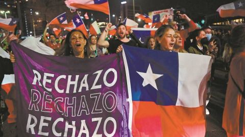 Abrumador ''no'' chileno a una nueva Constitución