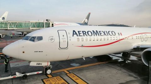 Profeco pide a Aeroméxico eliminar cargo por seguro de viaje
