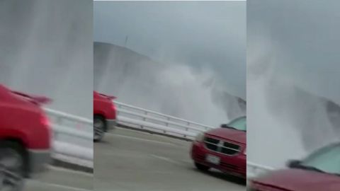 VIDEO: Impresionante fuga de agua en el puente El Gallo