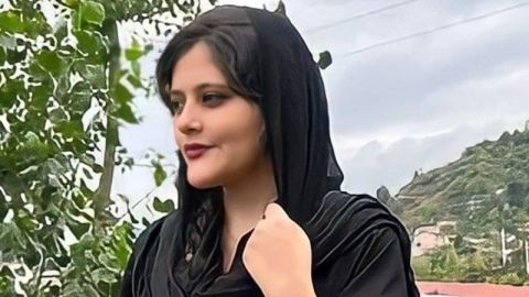 Mahsa Amini fue detenida en Irán por llevar mal el velo; murió al poco tiempo