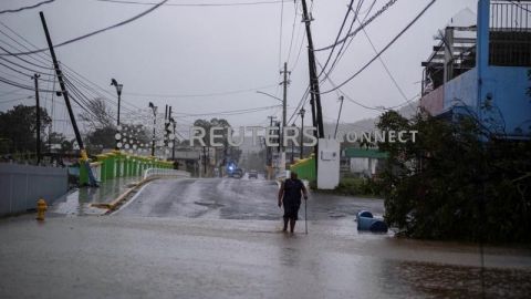 El huracán Fiona azota República Dominicana tras dejar Puerto Rico sin luz
