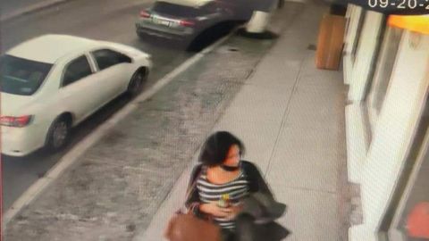 Captan a mujer robando chocolates en negocio de Tijuana