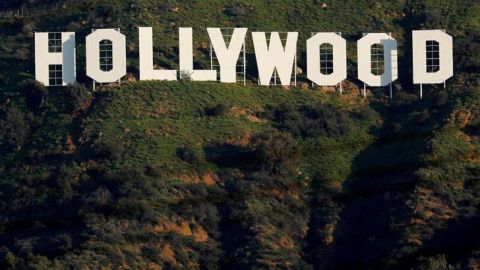 El emblemático letrero de Hollywood es repintado a lo grande