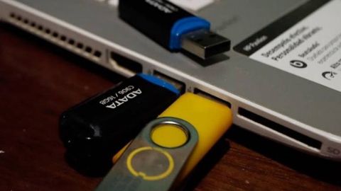 El enemigo está en casa: memorias USB abren la puerta a hackers