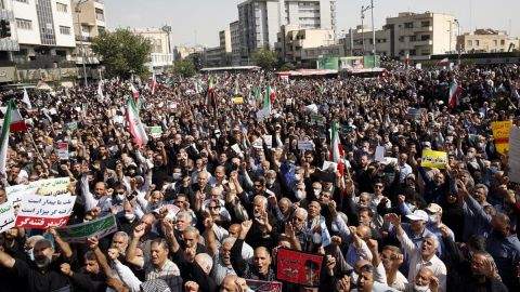 Irán advierte que "no habrá clemencia" con manifestantes