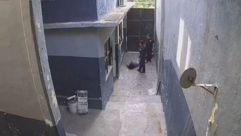 VIDEO: Policías golpean a Abigail antes de aparecer muerta en cárcel de Oaxaca