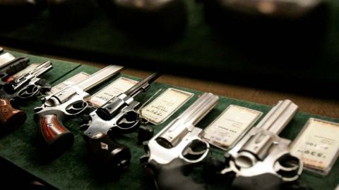 Juez de EU rechaza demanda de México contra fabricantes de armas; apelarán