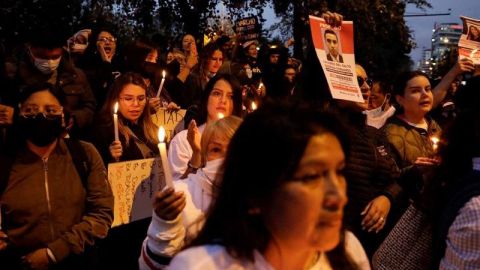Cientos de mujeres protestan contra femicidios en Ecuador