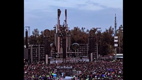 "¡Olé, olé, olé, olé, Rammstein, Rammstein!": corean fans previo al show