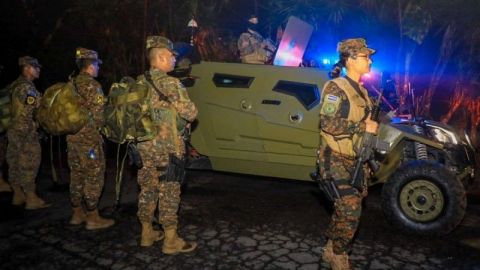 Ejército salvadoreño cerca poblado para detener pandilleros de Mara Salvatrucha