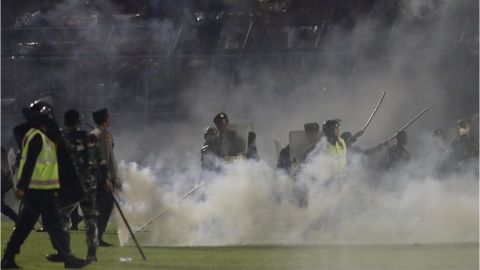 FIFA descarta sanción para Indonesia por tragedia en estadio