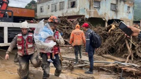 Tormenta en Venezuela desborda ríos y arrastra a varias personas a la muerte