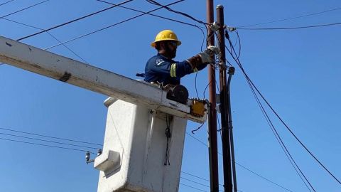 Asegura CFE que se restableció servicio eléctrico en Valle de Mexicali