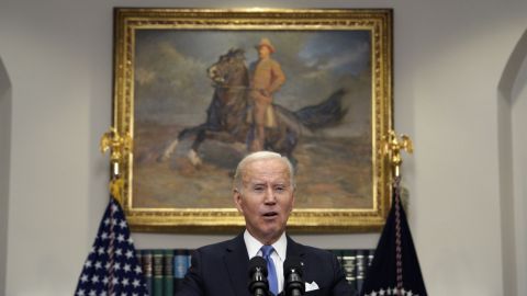 Biden reconoce que tiene que ''hacer más'' para bajar la inflación