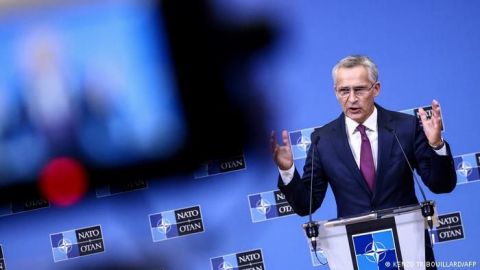 Europa sube el tono ante Putin y OTAN entrega más armas a Ucrania