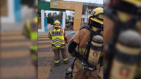 Evacuan a estudiantes de primaria por presunta fuga de gas