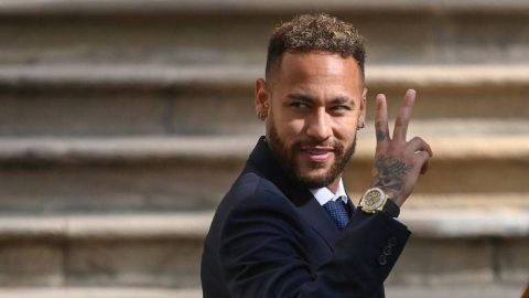 Neymar y su padre niegan irregularidades en juicio por traspaso al Barcelona