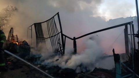 Fuego consume viviendas en Tijuana