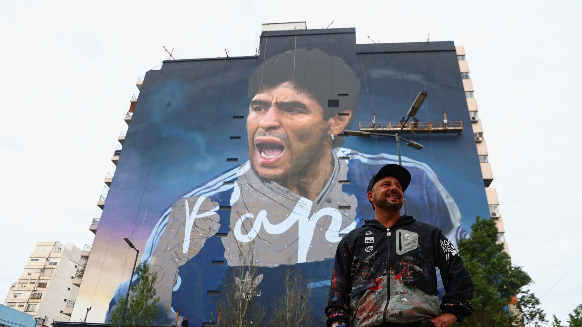 Inauguran el mural de Maradona más grande del mundo en Argentina