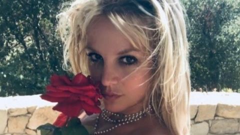 Britney Spears presume visita a México con desnudo en la playa