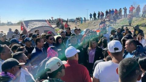 Cientos de venezolanos permanecen en albergue improvisado en Ciudad Juárez