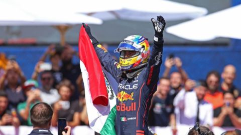 Checo Pérez queda tercero en el Gran Premio de México