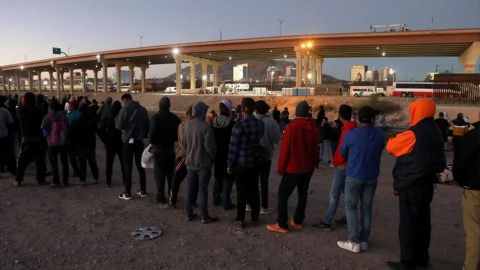 SRE rechaza uso de fuerza tras dispersión de migrantes en Cd. Juárez